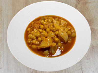 Callos con garbanzos