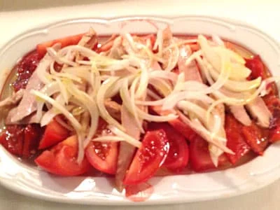 Ensalada de tomate con ventresca en Madrid