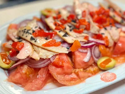 Ensalada de tomate con ventresca