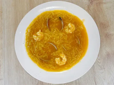 Fideos con almejas