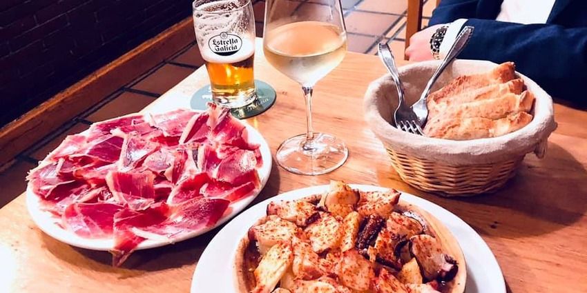 Cena de picoteo en Madrid centro con tapas y raciones para compartir