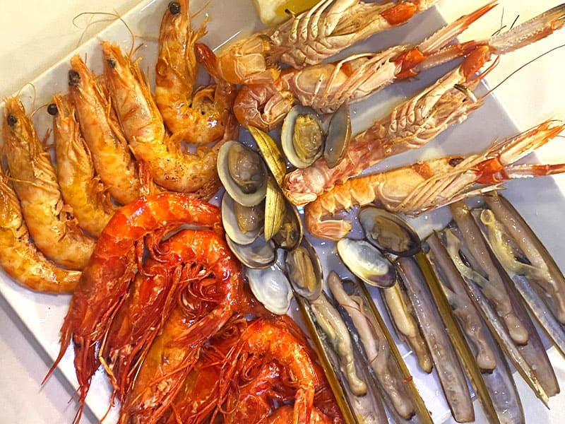 Qué tipos de mariscos hay en Galicia? - La Flor de Galicia