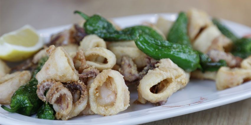 Raciones para compartir cerca del WiZink Center antes de un evento en Madrid