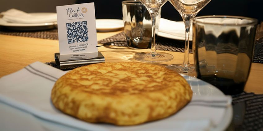 Tortilla de patatas de Betanzos en Madrid: punto poco cuajado y auténtico, sin cebolla, en Flor de Galicia