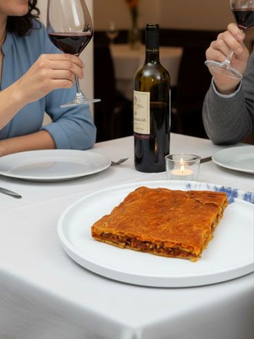 Dónde comer empanada gallega en Madrid (Barrio de Salamanca) · Flor de Galicia