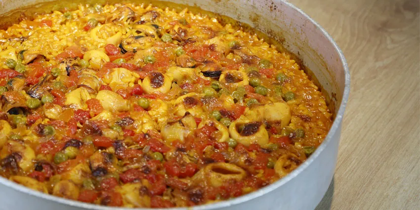 Arroz marinero con marisco fresco en Madrid · Restaurante gallego Flor de Galicia