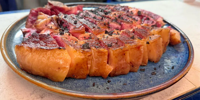 Chuletón de vaca rubia gallega a la brasa en Madrid