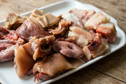 Cachola en cocido gallego tradicional en Madrid centro (Barrio de Salamanca)