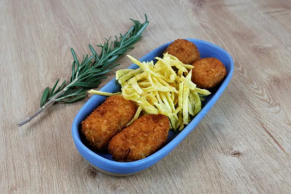 Croquetas caseras variadas del menú degustación de tapas en Madrid