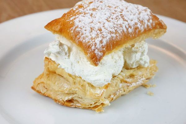 Hojaldre de nata casero en Flor de Galicia